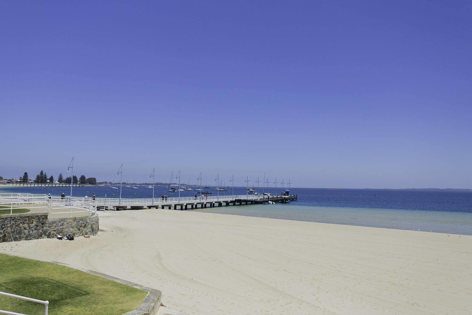Boardwalk By Rockingham Apartments エクステリア 写真